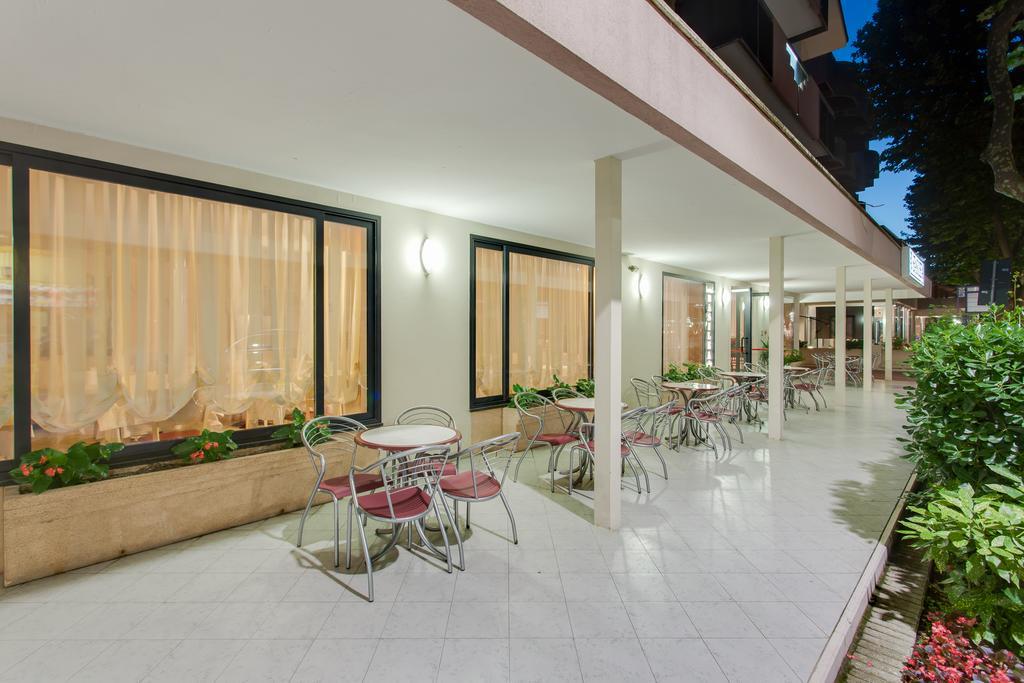 Hotel Basilea Bellaria-Igea Marina Exterior foto